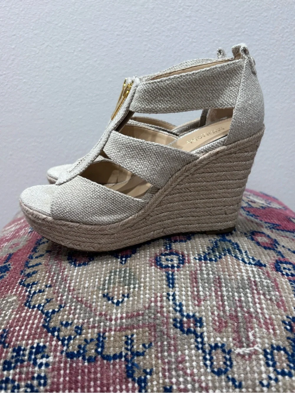 Michael Kors Berkley Zip Front Espadrille Wedge Sandals Natural Linen 5.5